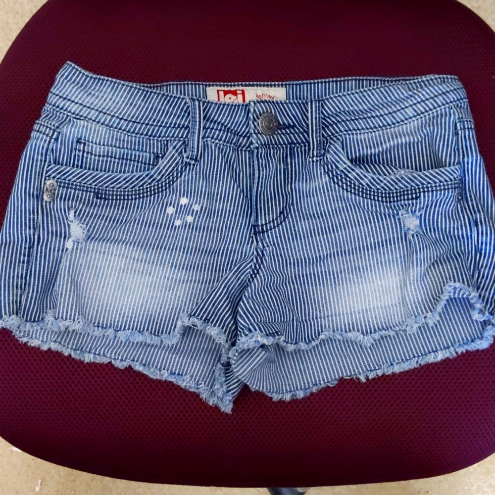 ⚓l.e.i. Ashley Low-rise Shorts